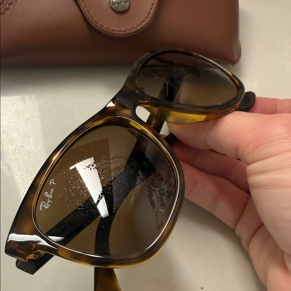 Ray-Ban RB4184 Polarized Unisex New Wayfarer Tortoise Shell Sunglasses - Picture 2 of 8